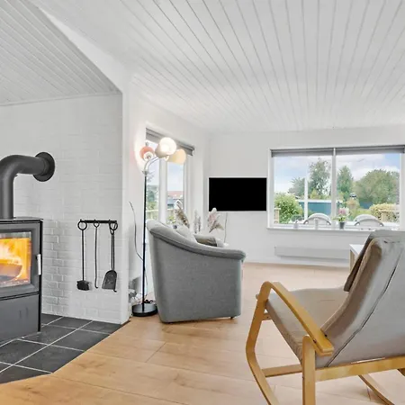 Holiday home Stunning In With Wifi